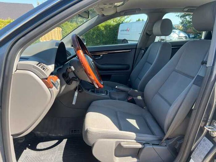 Audi A4 1.6 75KW Limo